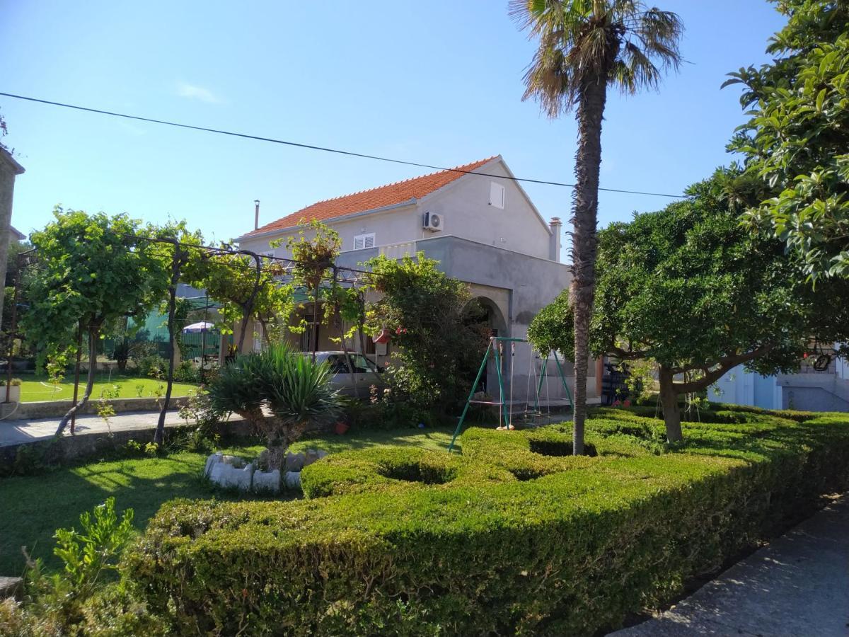 Appartamento Perivoj Kaštela Esterno foto