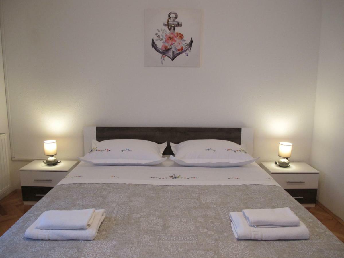 Appartamento Perivoj Kaštela Esterno foto
